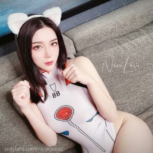 nicolove.-11