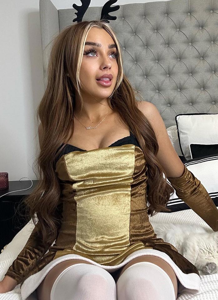 เปิดวาร์ป Alaska Clarke สาวเซ็กซี่ เร่าร้อน หน้าอกตูม เผยความแซ่บ บน