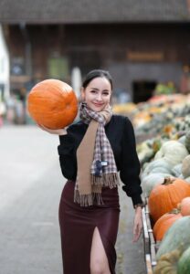 Prisana-Sritachote-028-Lovely