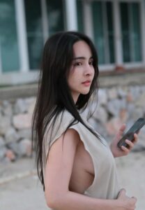 Prisana-Sritachote-029-Elegant