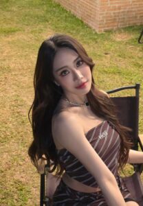 Mind-4EVE-033-Attractive