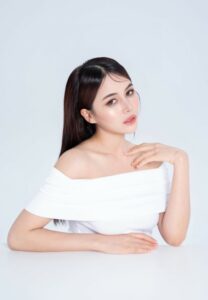 Poompui-Anlita-025-Graceful