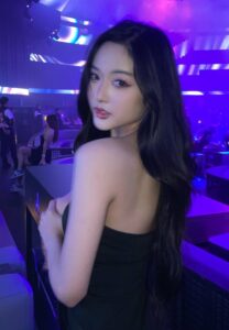 Apichaya-Leang-015-Pretty