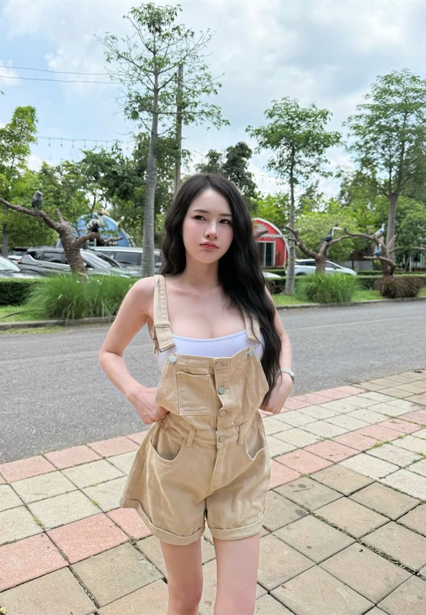 นุ้งนิ้ง ชลธิดา ภาพจาก IG