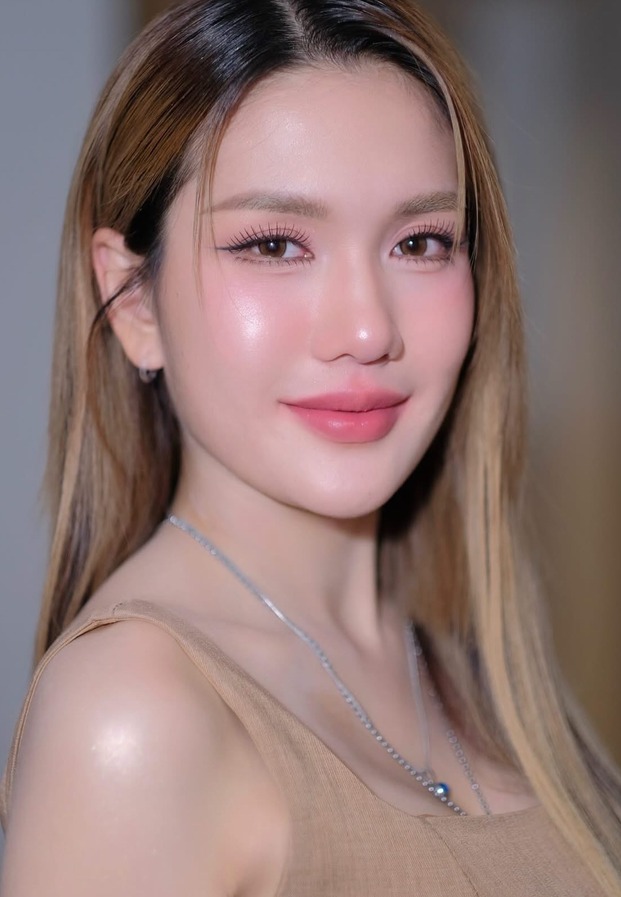 ฟารีดา ไหทองคำ ลุคถ่ายแบบ