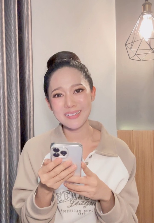 ทับทิม อัญรินทร์ ลุคถ่ายแบบ