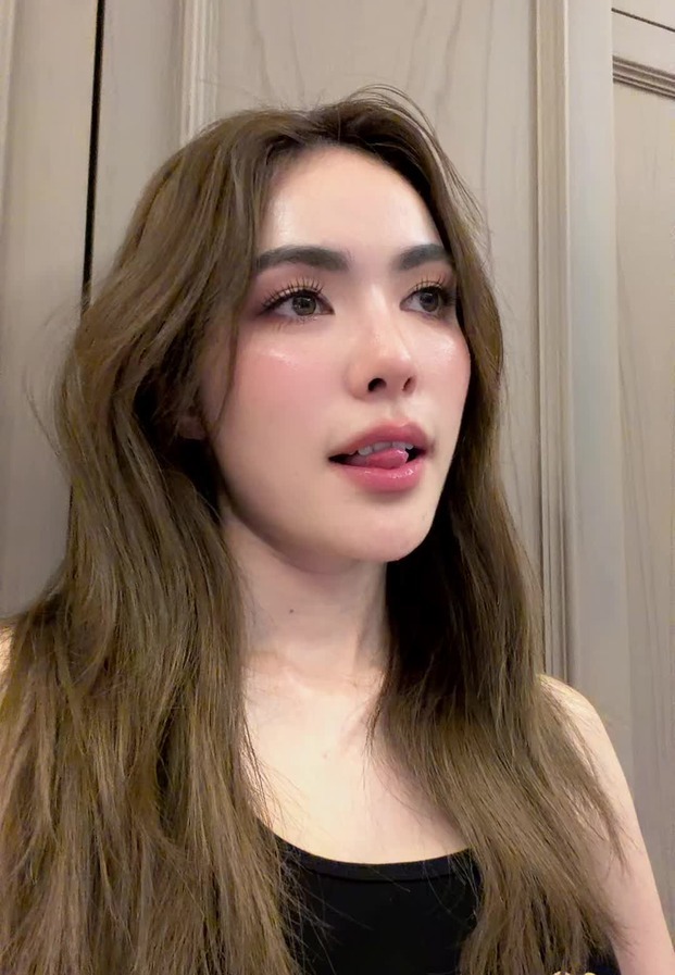 Charlotte Austin สไตล์แฟชั่นและเสน่ห์เฉพาะตัว