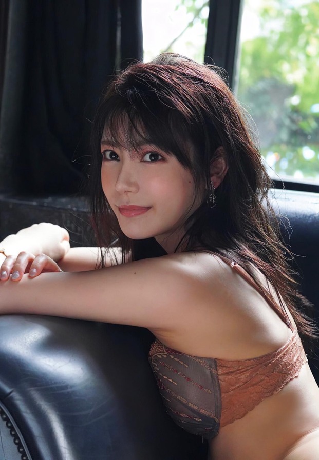 Karen Kaede ภาพถ่ายแฟชั่นในลุคสดใสเป็นธรรมชาติ