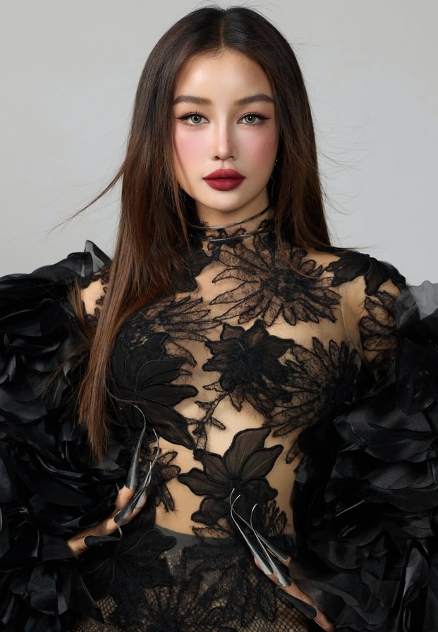 จุดเด่นด้านการเต้นและการแสดงสด