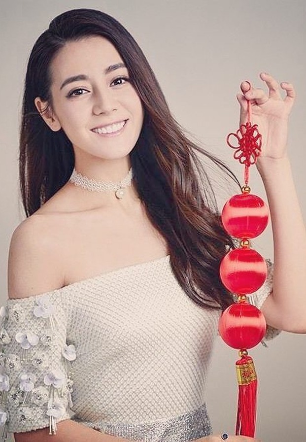 Dilraba Dilmurat ลุคแฟชั่นและเสน่ห์เฉพาะตัว