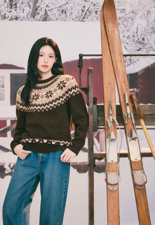 Go Youn-jung ลุคแฟชั่นและเสน่ห์เฉพาะตัว
