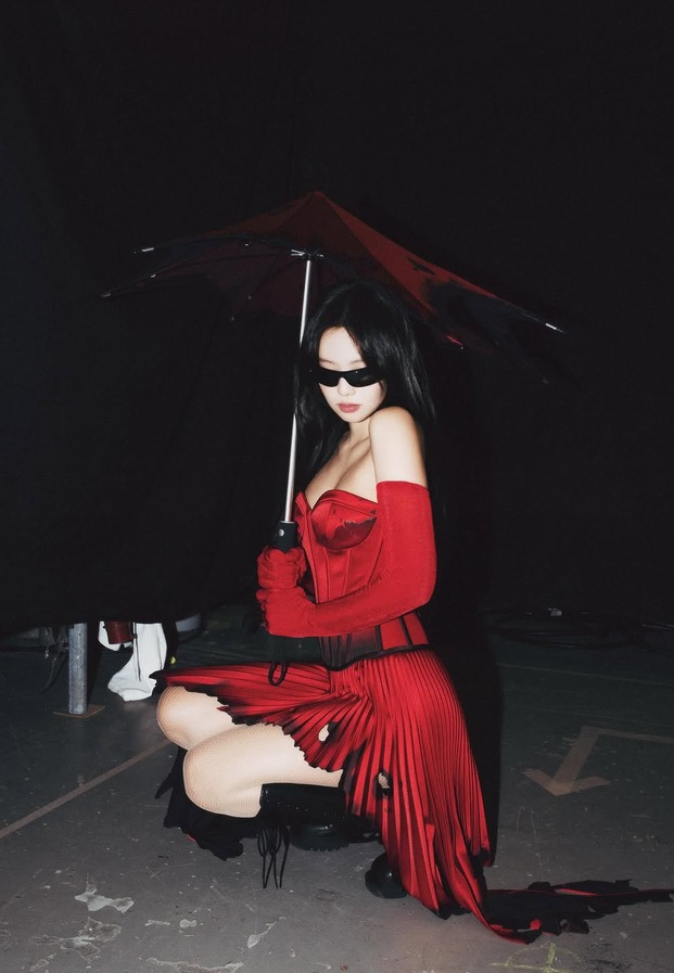 Jennie ลุคแฟชั่นและเสน่ห์เฉพาะตัว